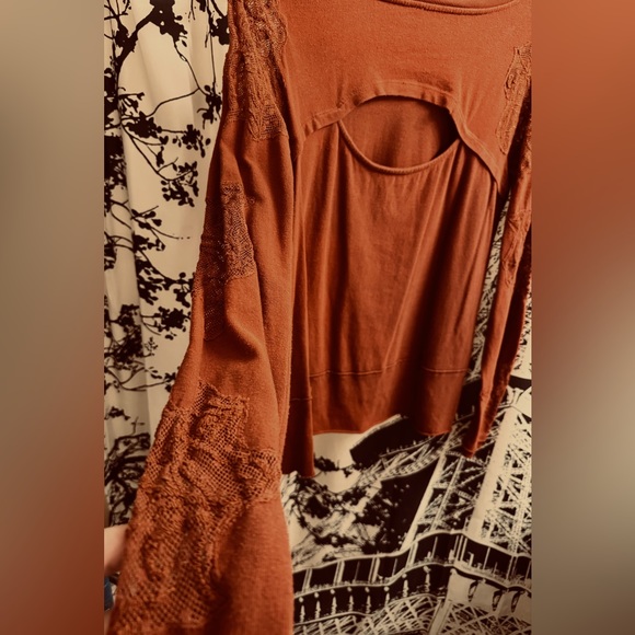 Free People Long Sleeve Cut Out Back Top - Picture 5 of 6